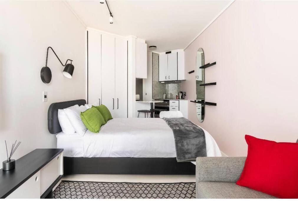 Sweet Flamingo Apartment
